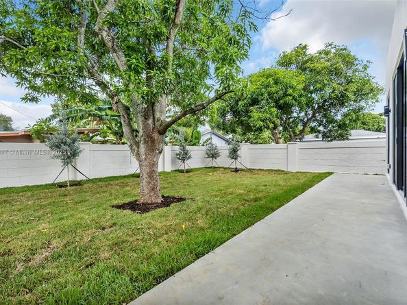 1511 SW 40th Ter, Fort Lauderdale FL 33317