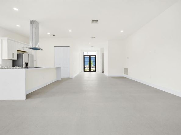 1511 SW 40th Ter, Fort Lauderdale FL 33317