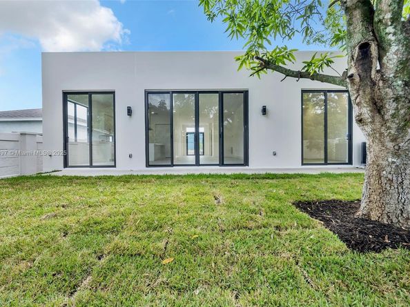 1511 SW 40th Ter, Fort Lauderdale FL 33317