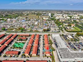 1809 SW 107th Ave 2705, Miami FL 33165