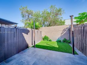 1809 SW 107th Ave 2705, Miami FL 33165