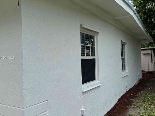 16221 E Bunche Park Dr, Miami Gardens FL 33054