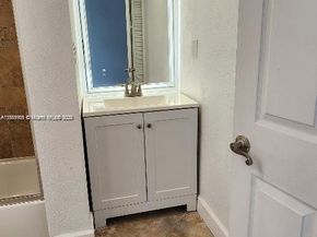 1621 Collins Ave 404, Miami Beach FL 33139