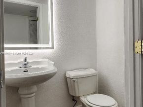 1621 Collins Ave 404, Miami Beach FL 33139