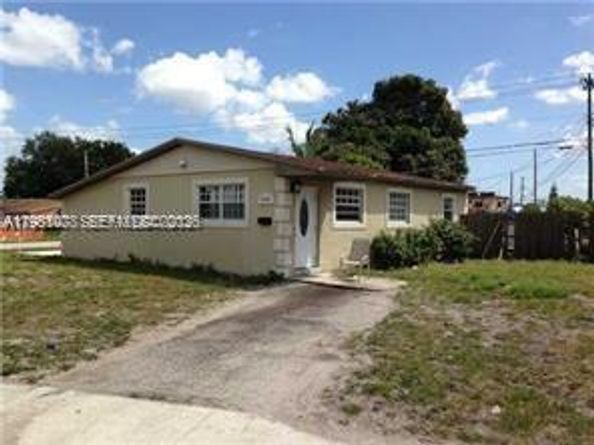 3440 NW 209th Ter, Miami Gardens FL 33056