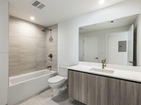77 SE 5th ST 1715, Miami FL 33131