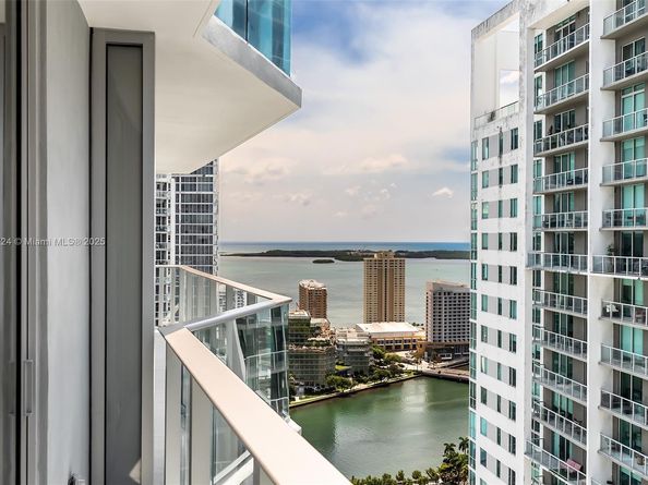 77 SE 5th ST 1715, Miami FL 33131