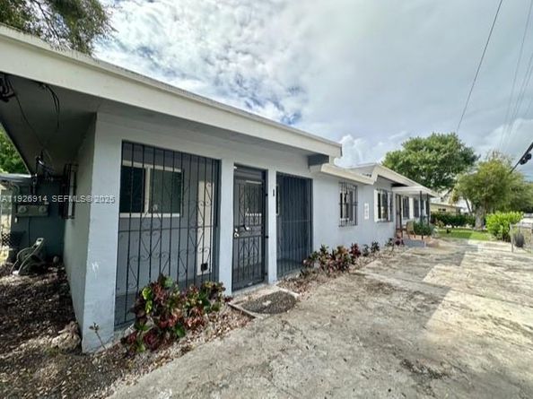 248 NW 69th St, Miami FL 33150