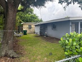 248 NW 69th St, Miami FL 33150