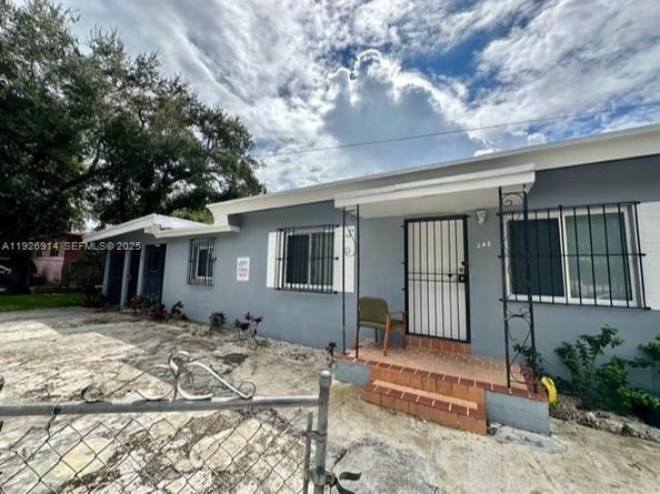 248 NW 69th St, Miami FL 33150