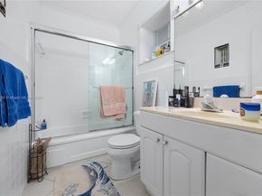 462 Golden Isles Dr 305, Hallandale Beach FL 33009