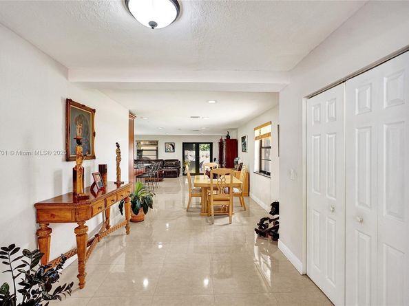 5435 SW 99th Ct, Miami FL 33165