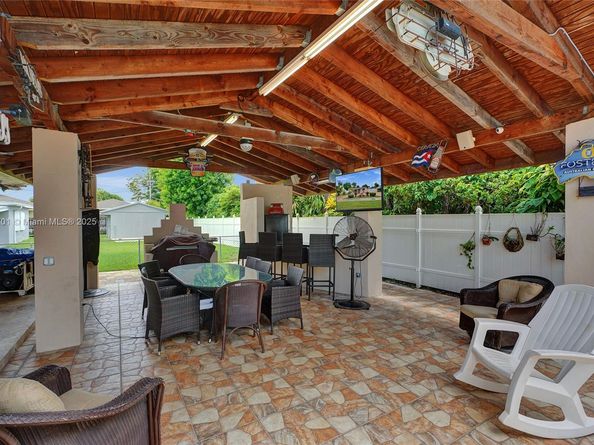 5435 SW 99th Ct, Miami FL 33165