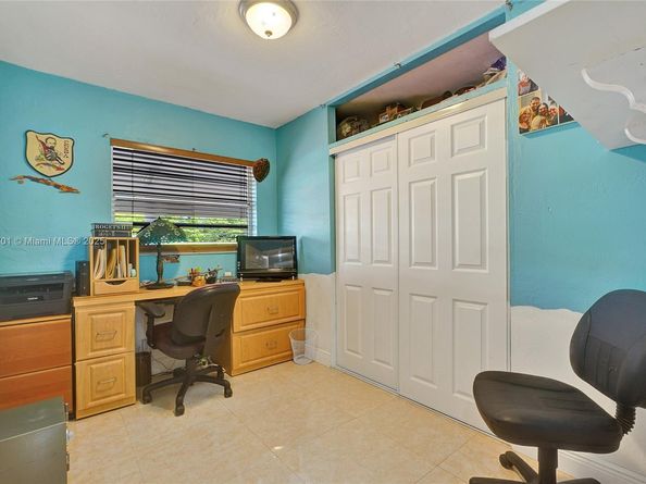 5435 SW 99th Ct, Miami FL 33165