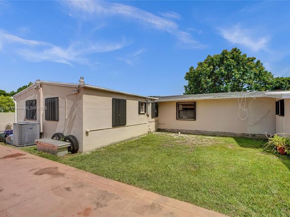 5435 SW 99th Ct, Miami FL 33165