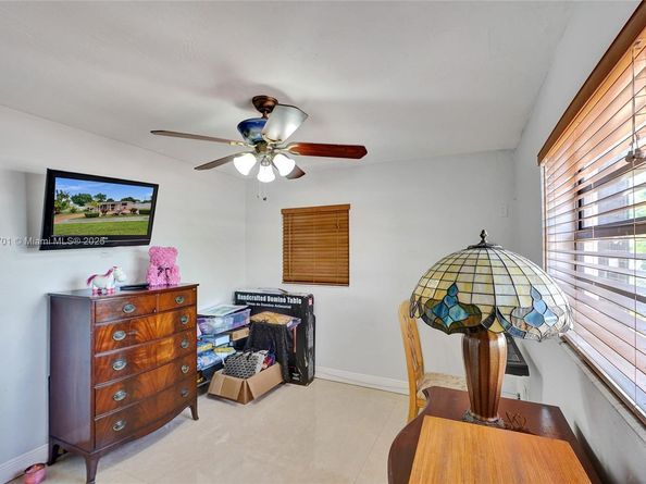 5435 SW 99th Ct, Miami FL 33165