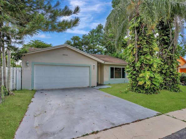 9330 NW 53rd Ct, Sunrise FL 33351