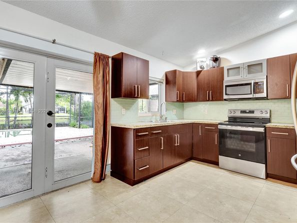 9330 NW 53rd Ct, Sunrise FL 33351