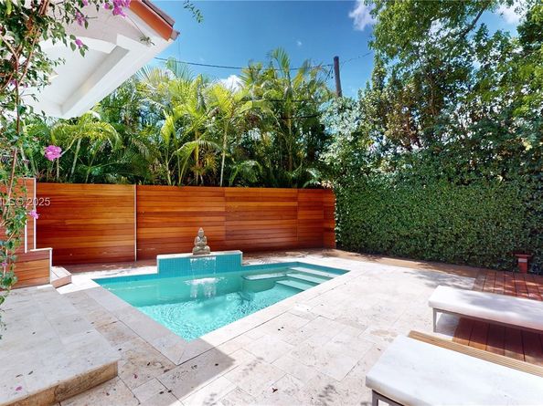 1900 Pizarro St, Coral Gables FL 33134