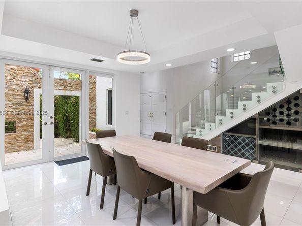 1900 Pizarro St, Coral Gables FL 33134