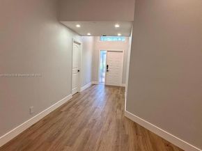 4690 S Fountains Dr S, Lake Worth FL 33467