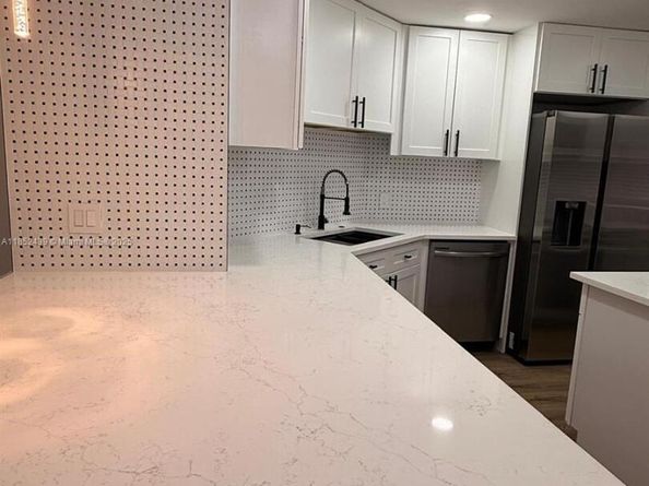 4690 S Fountains Dr S, Lake Worth FL 33467