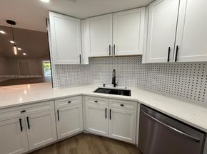 4690 S Fountains Dr S, Lake Worth FL 33467