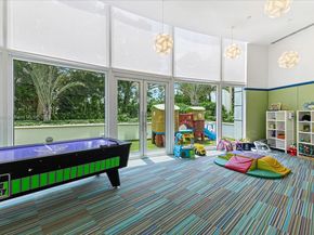 2127 Brickell Ave 2005, Miami FL 33129