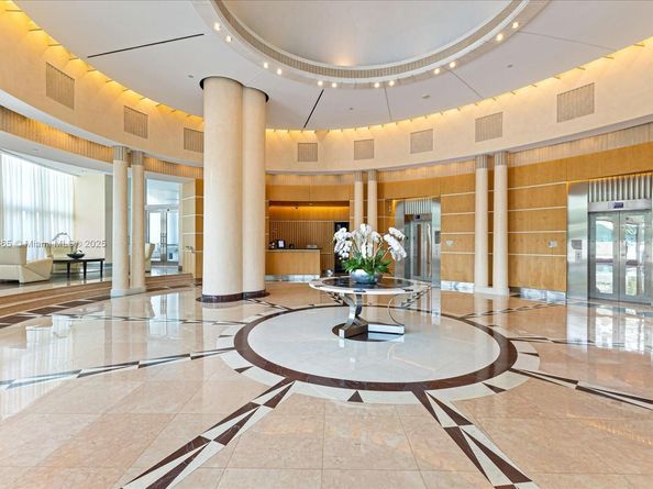 2127 Brickell Ave 2005, Miami FL 33129