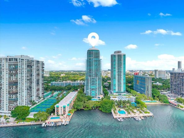 2127 Brickell Ave 2005, Miami FL 33129