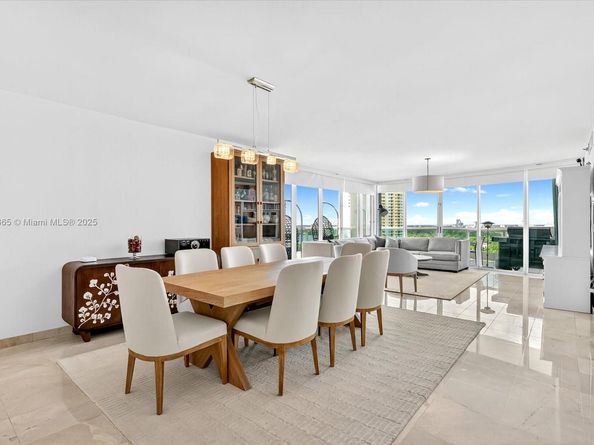 2127 Brickell Ave 2005, Miami FL 33129
