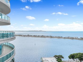2127 Brickell Ave