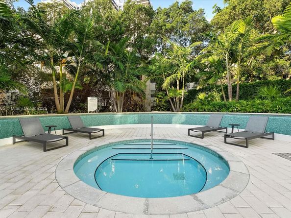 2127 Brickell Ave 2005, Miami FL 33129