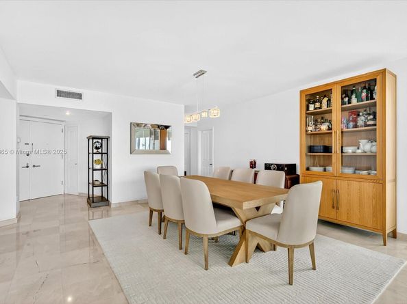 2127 Brickell Ave 2005, Miami FL 33129