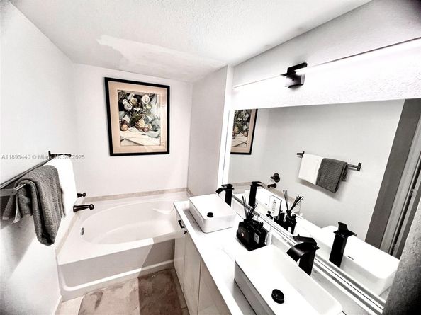 1830 Radius Dr 314, Hollywood FL 33020