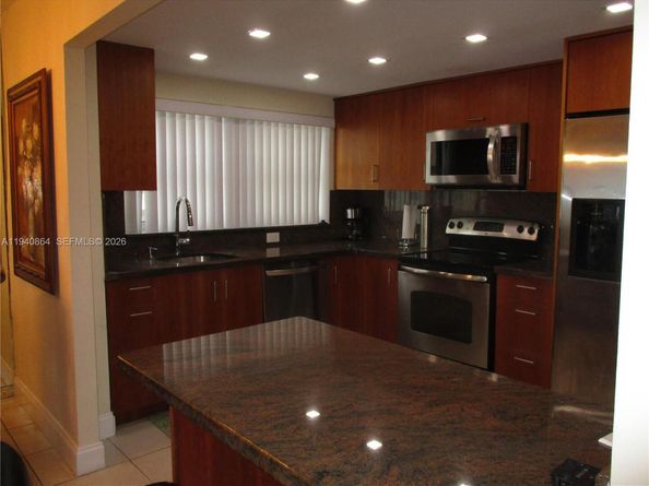 1825 S Ocean Dr 609, Hallandale Beach FL 33009