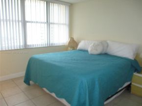 1825 S Ocean Dr 609, Hallandale Beach FL 33009