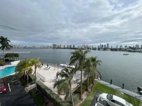 16570 NE 26th Ave 4A, North Miami Beach FL 33160