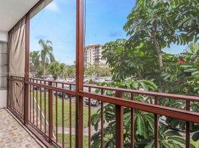 4174 Inverrary Dr 202, Lauderhill FL 33319