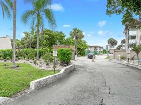 4174 Inverrary Dr 202, Lauderhill FL 33319