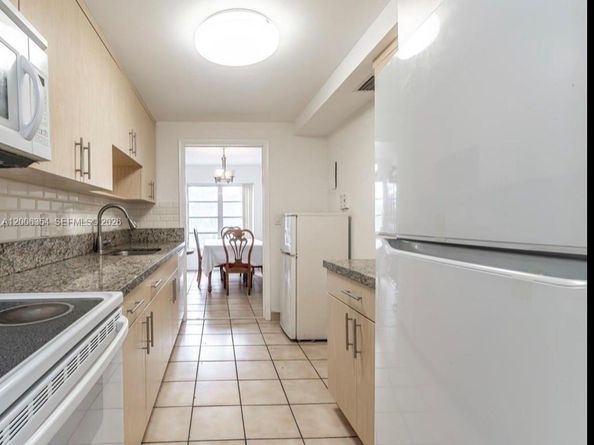 4174 Inverrary Dr 202, Lauderhill FL 33319