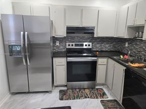 7904 SW 8th St, North Lauderdale FL 33068