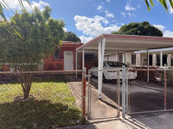 36 E 17th St, Hialeah FL 33010