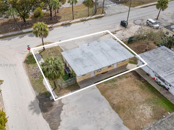 1101 SW 2nd St, Homestead FL 33030