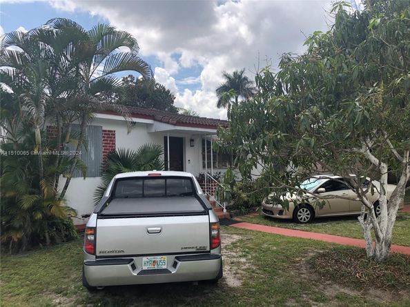 1256 NE 149th St, Miami FL 33161