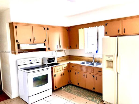 1256 NE 149th St, Miami FL 33161