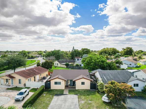 4216 SW 138th Ct, Miami FL 33175