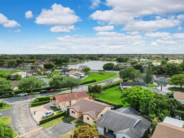 4216 SW 138th Ct, Miami FL 33175