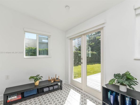 260 NE 46th St, Miami FL 33137