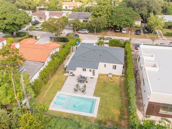 260 NE 46th St, Miami FL 33137